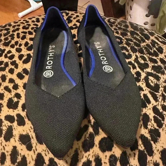 Rothy's Black Blue Pointed Toe Ballet Flats 7.5 - Picture 2 of 8